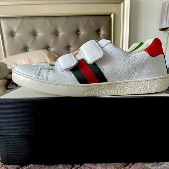 Pre owned women’s authentic Gucci Ace Sneaker 37 - Picture 1 of 4